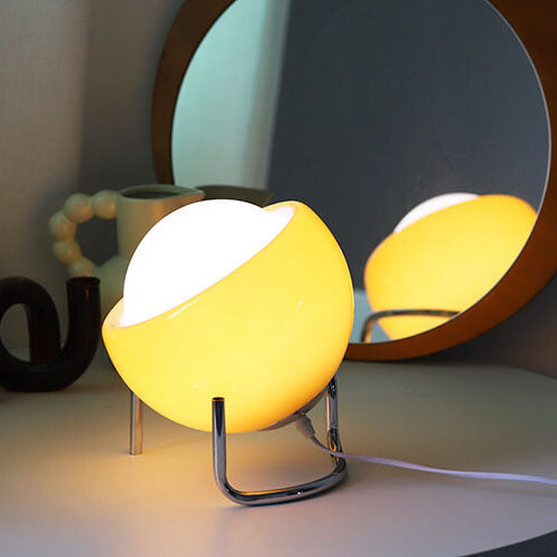 Moderne oranje glazen tafellamp