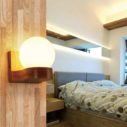 Lumio houten wandlamp met glazen kap