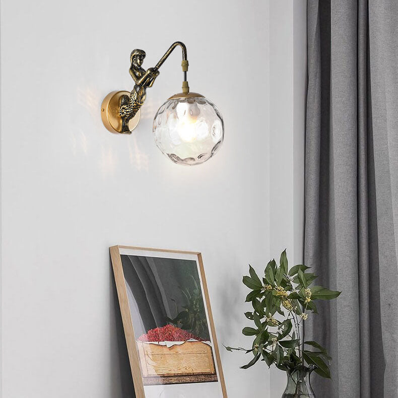 Moderne wandlamp met glazen kap