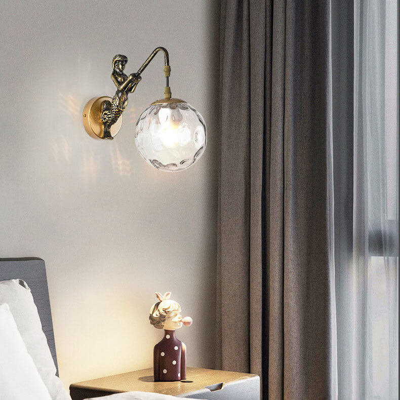 Moderne wandlamp met glazen kap