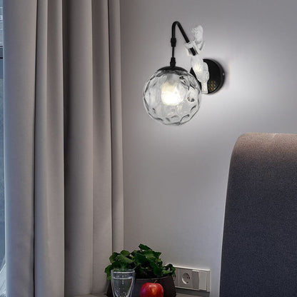 Moderne wandlamp met glazen kap
