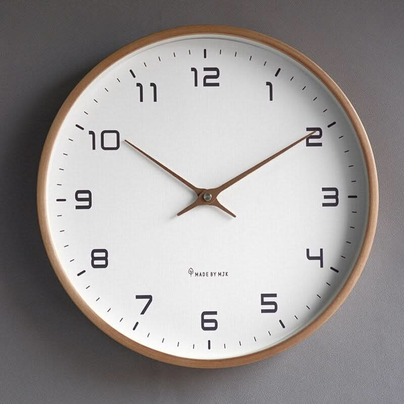 Scandinavische houten wandklok