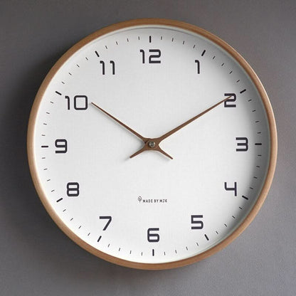 Scandinavische houten wandklok