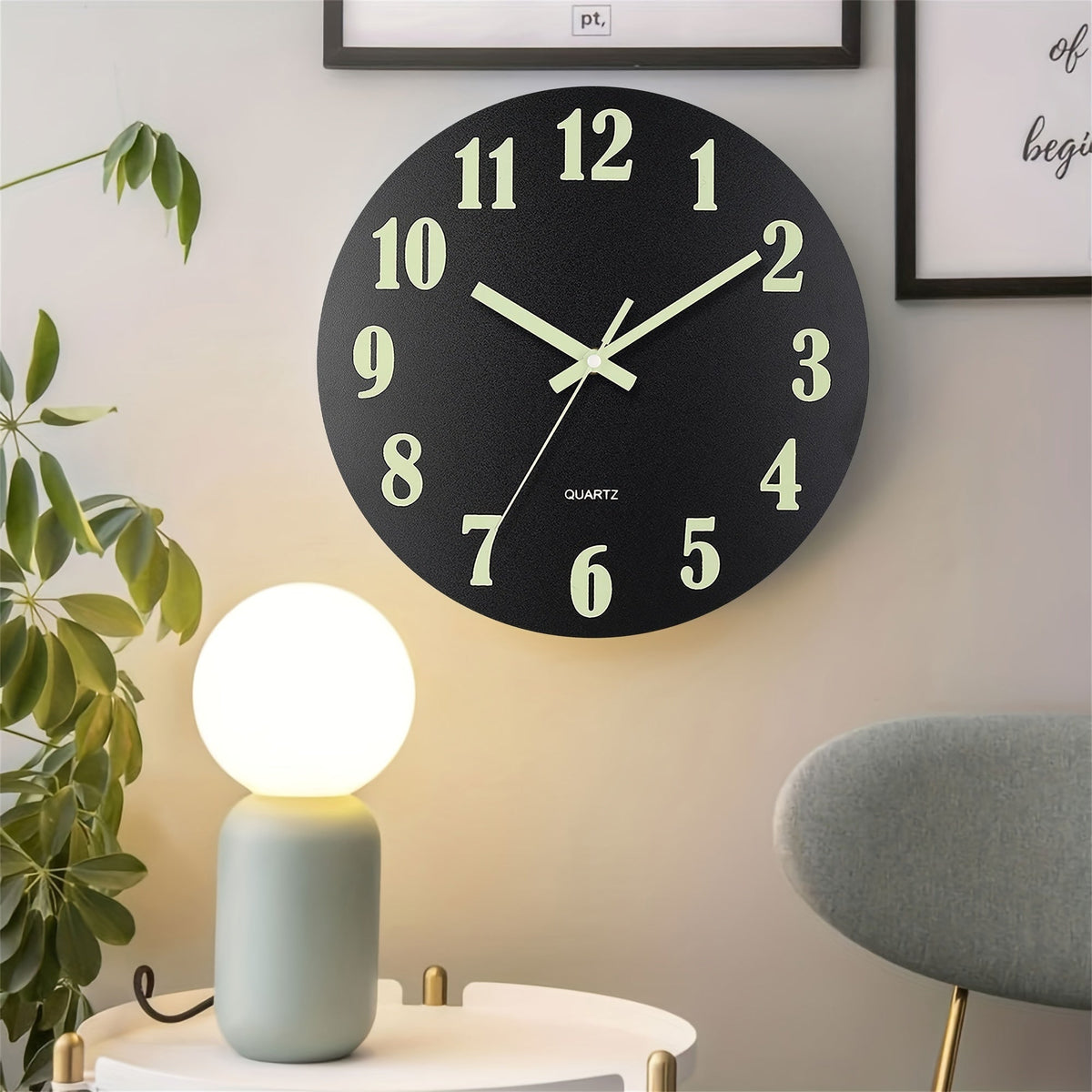 RetroLume stille lichtgevende wandklok
