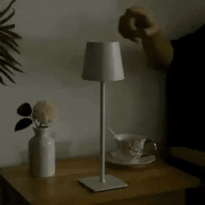 Dimbare LED tafellamp met drie lichtstanden