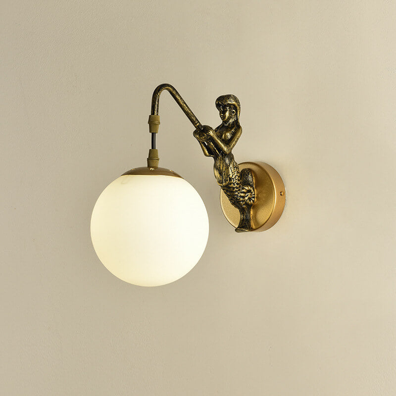 Moderne wandlamp met glazen kap