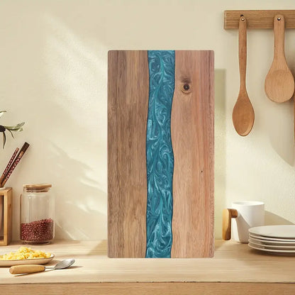 Houten snijplank met resinaccent