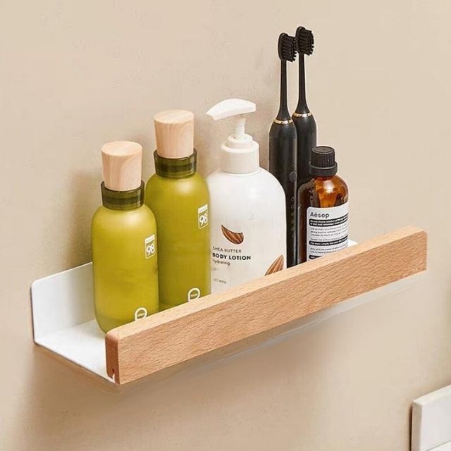 Badkamerrek met houten afwerking