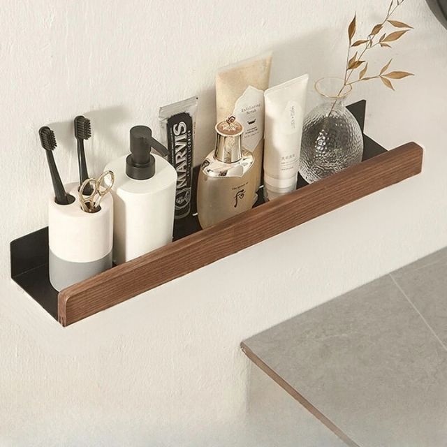 Badkamerrek met houten afwerking
