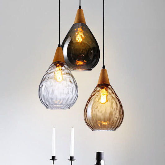 Moderne glazen hanglamp met houten accent