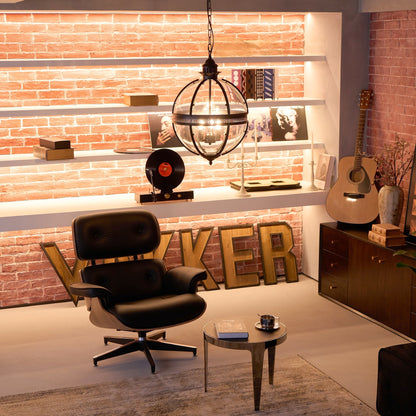 Glazen hanglamp met metalen behuizing