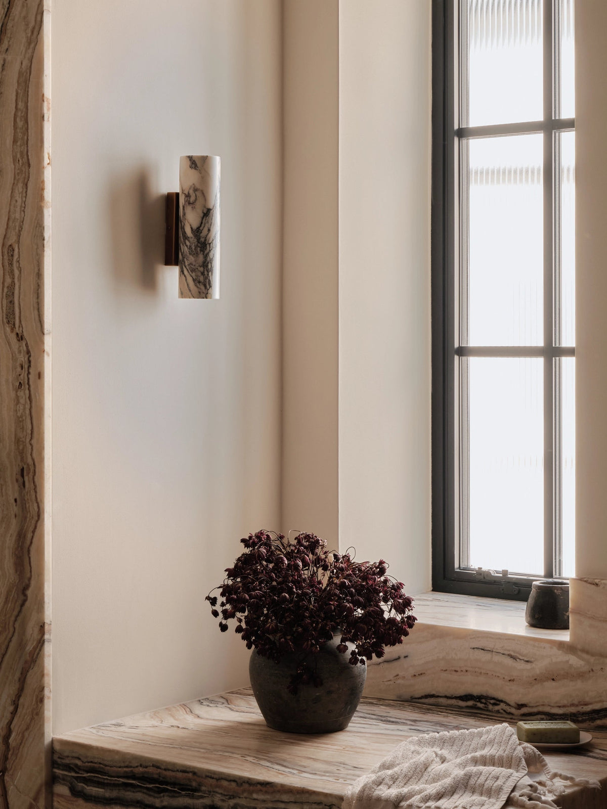 Viola Calacatta marmeren wandlamp