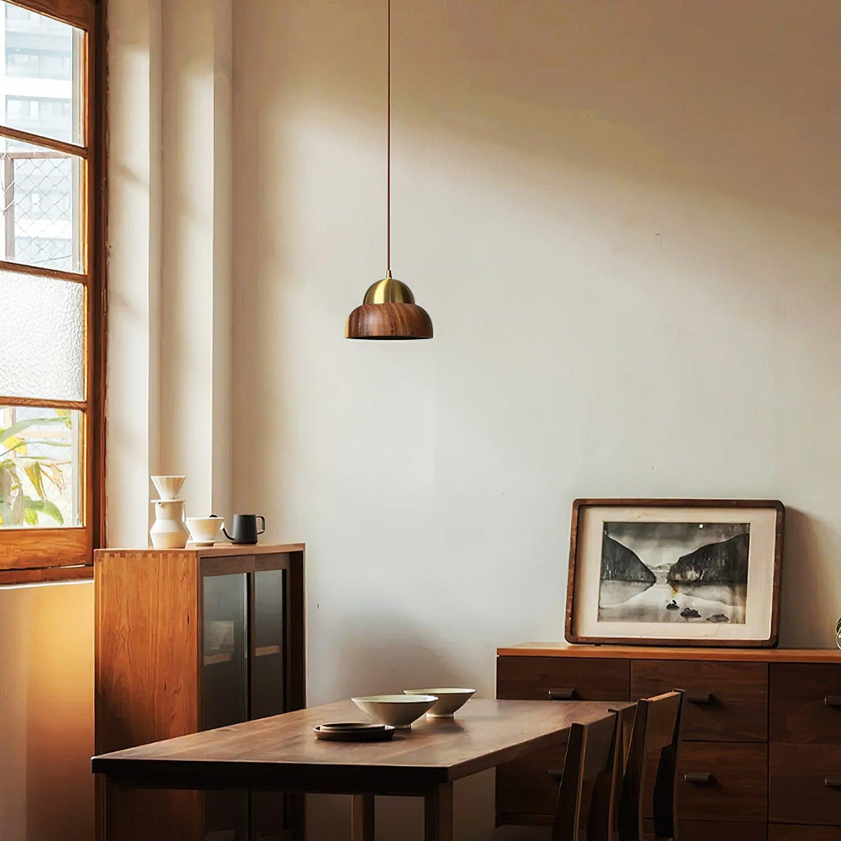 Houten Japandi hanglamp met messing accenten