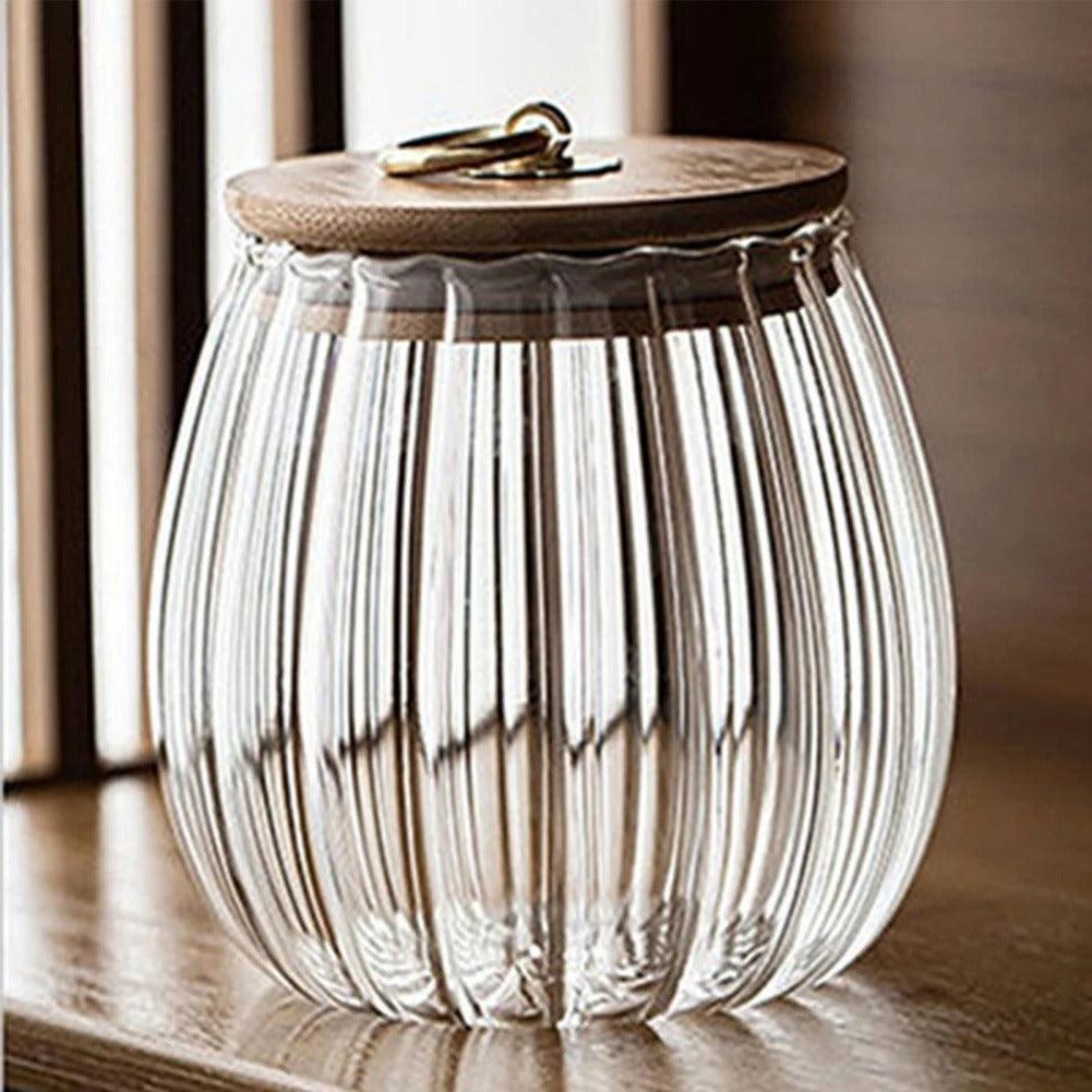 Glazen opbergpot met houten deksel