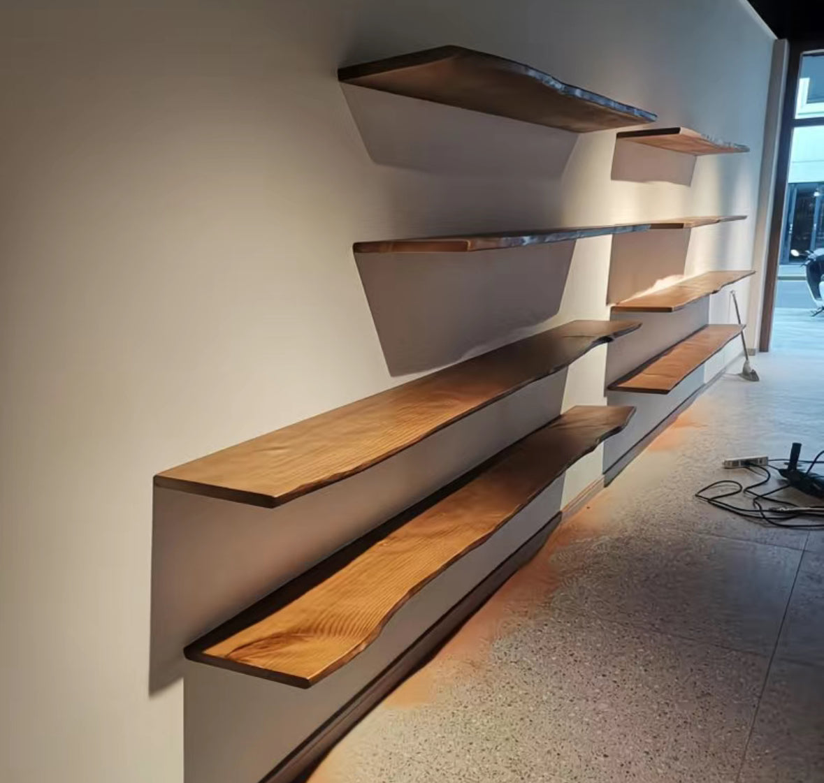Organische massief houten wandplank