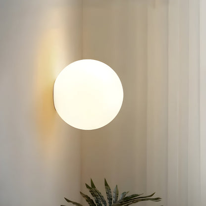 Odior wandlamp met matglazen bol