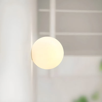 Odior wandlamp met matglazen bol