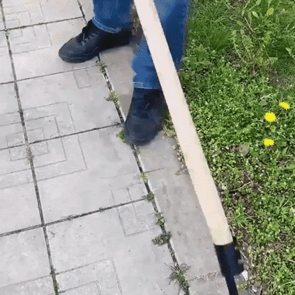 Handmatige onkruidverwijderaar op wielen
