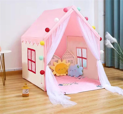 Huisvormige kinderspeeltent met gordijnen