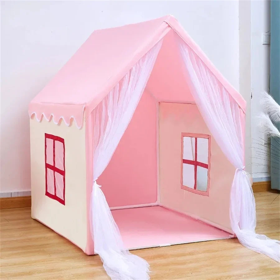 Huisvormige kinderspeeltent met gordijnen