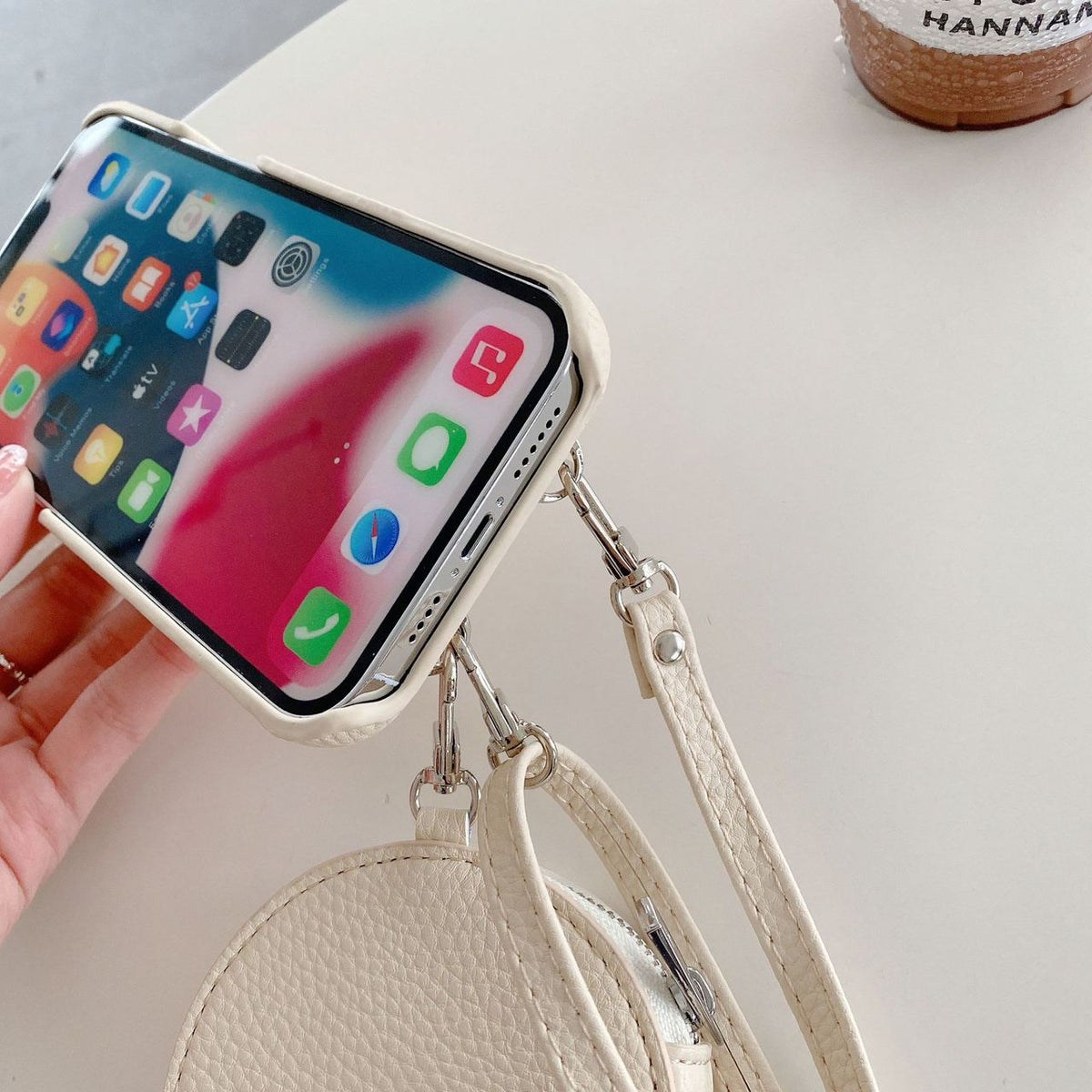 iPhone 16 crossbody hoesje
