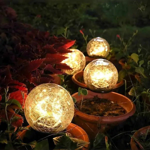 Ixie Orb solar tuinlamp met gebarsten glas