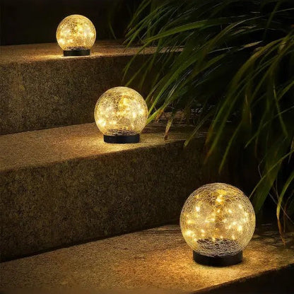 Ixie Orb solar tuinlamp met gebarsten glas
