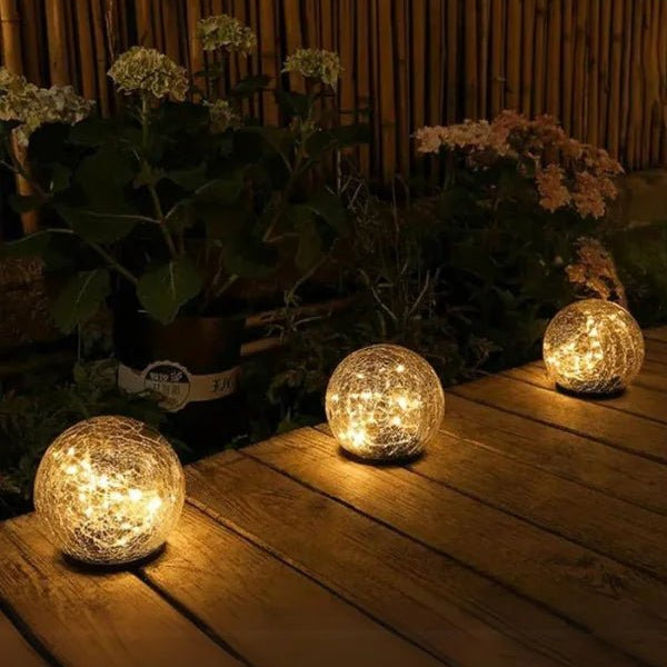 Ixie Orb solar tuinlamp met gebarsten glas