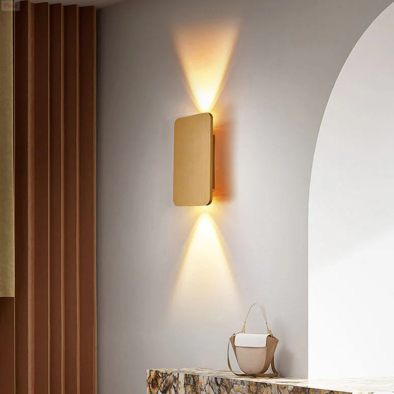 Minimalistische aluminium LED wandlamp