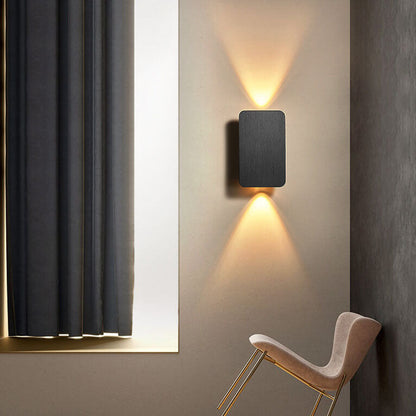 Minimalistische aluminium LED wandlamp