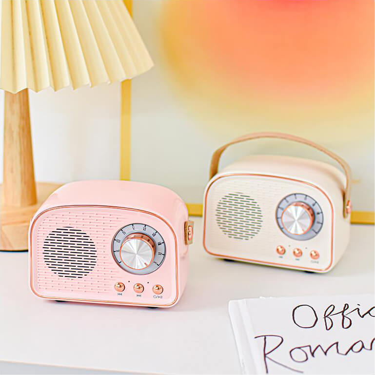 Retro draagbare bluetooth-speaker met FM-radio