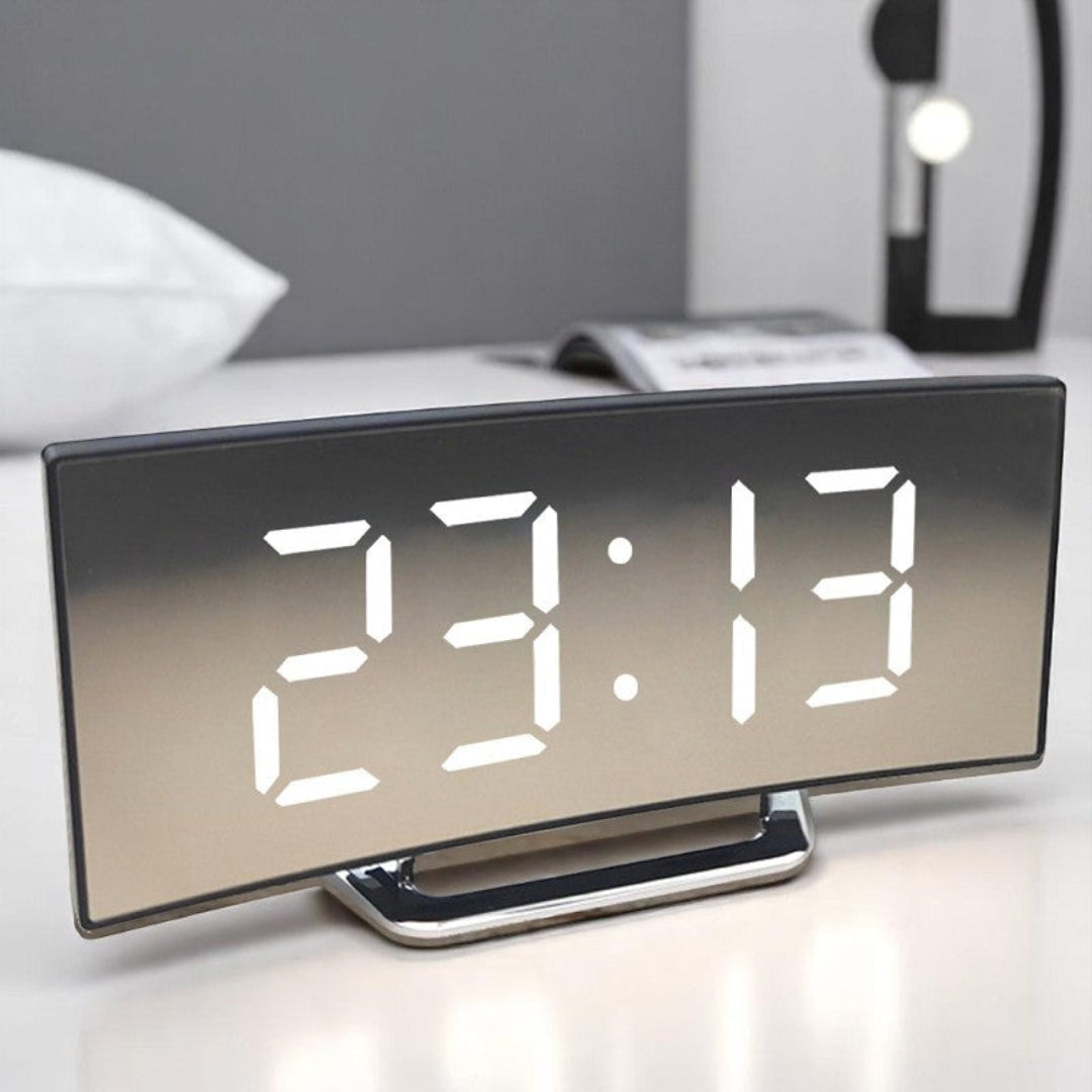 Navando digitale wekker met gebogen LED-display