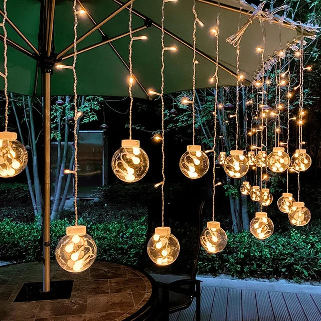 Hangende LED-Lichtslinger Met Bollen