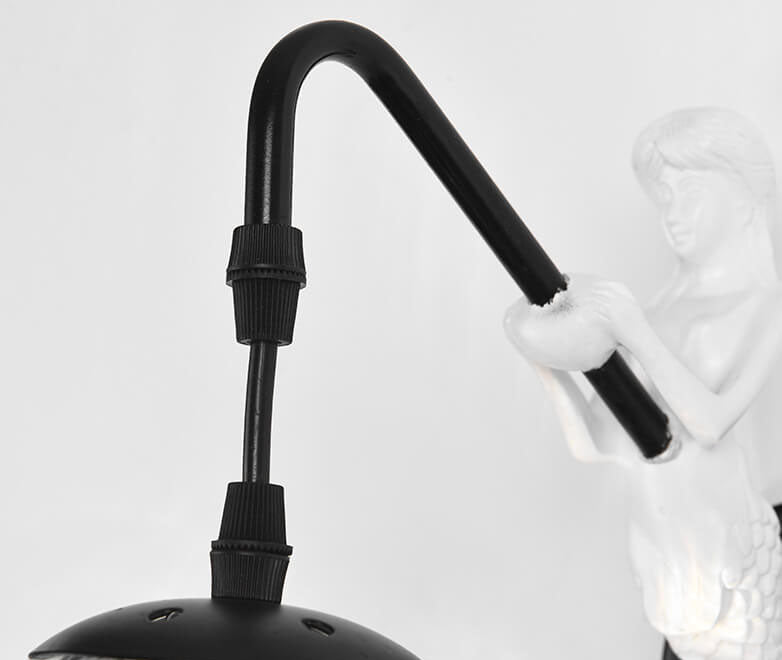 Moderne wandlamp met glazen kap