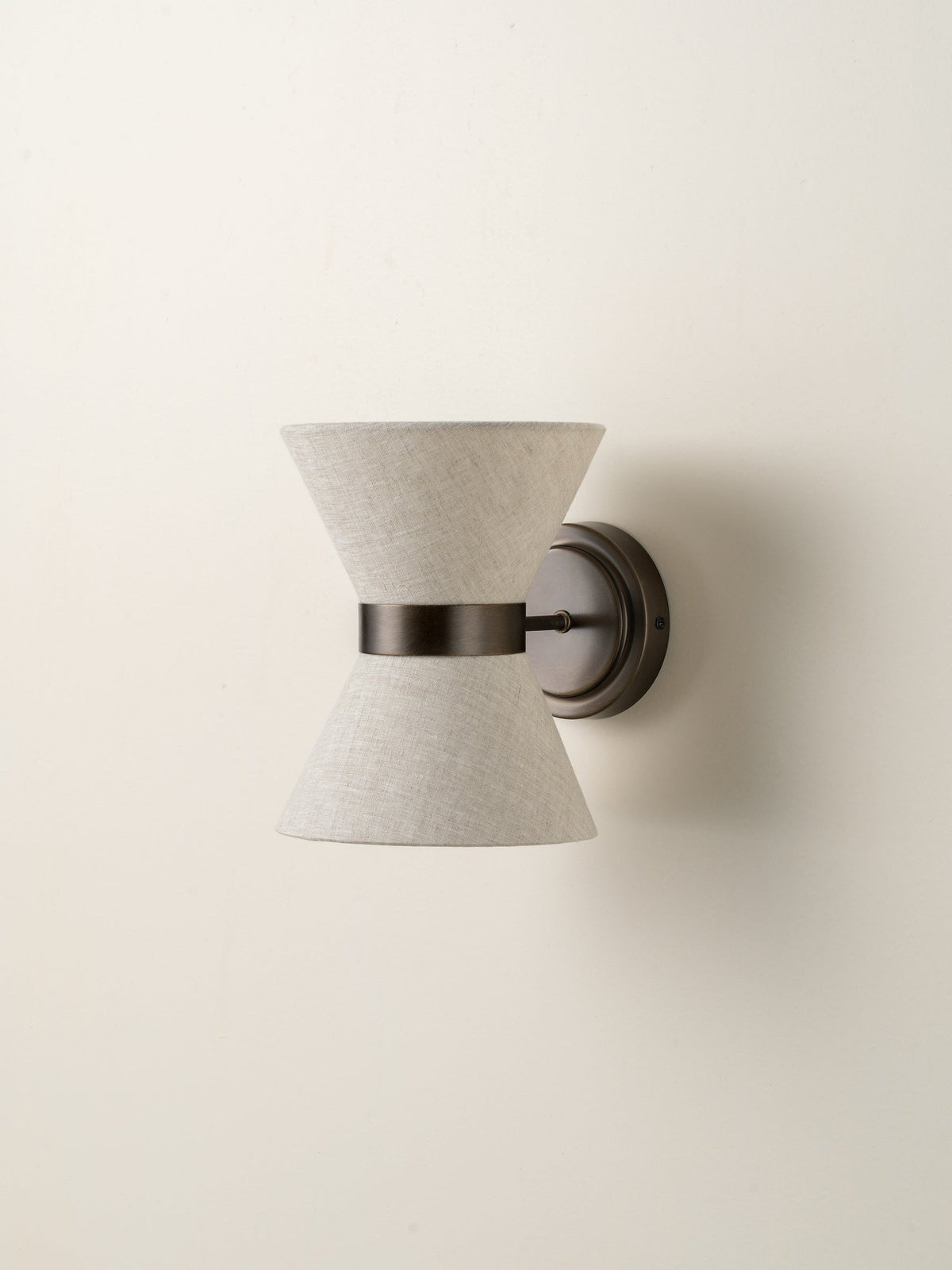 Linnen Wandlamp met Bronzen Armatuur