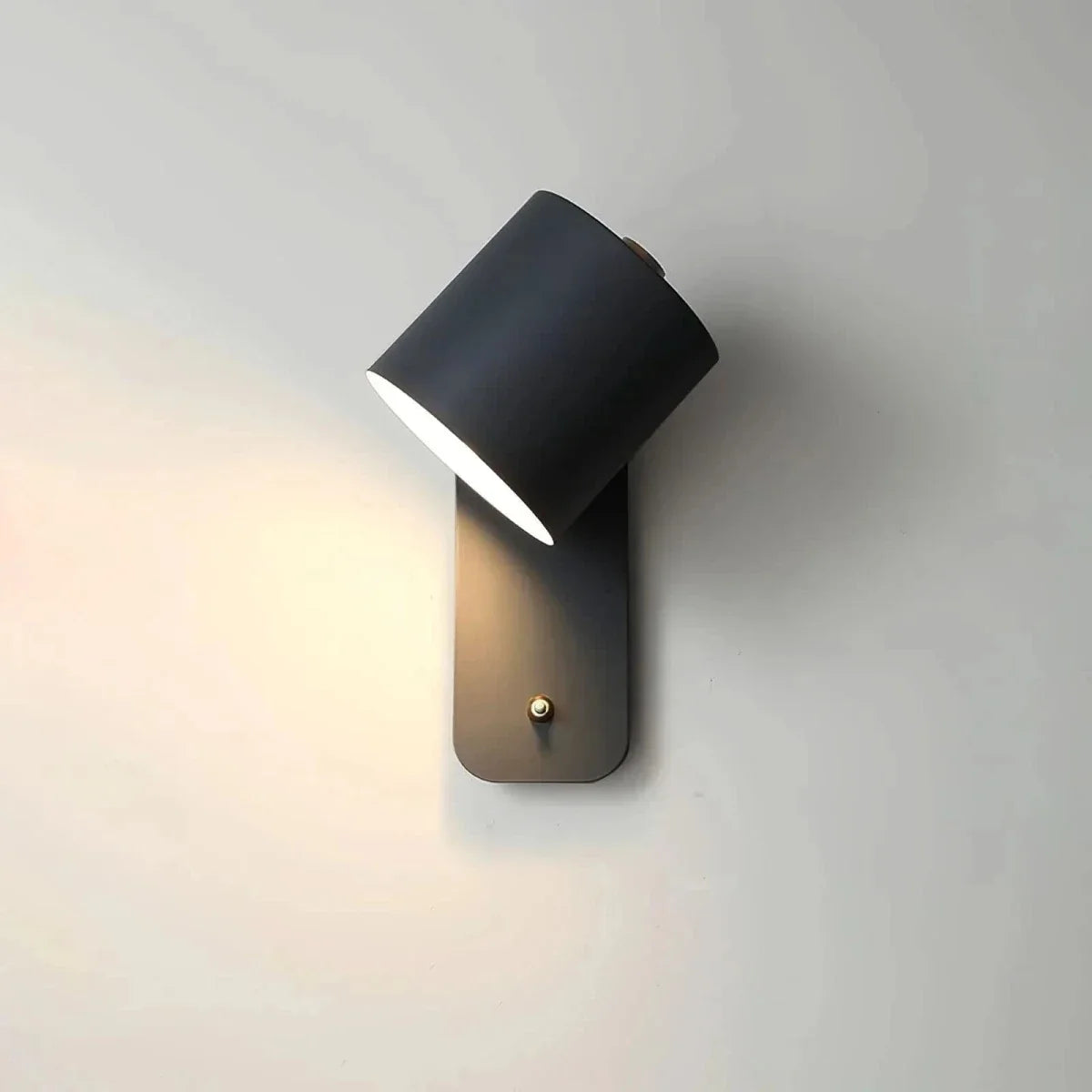 PLUGLUX minimalistische wandlamp met stekker