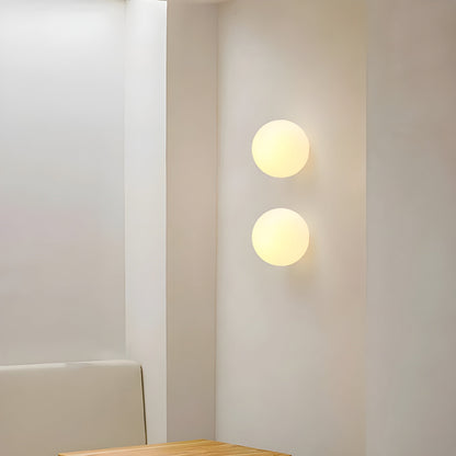 Odior wandlamp met matglazen bol