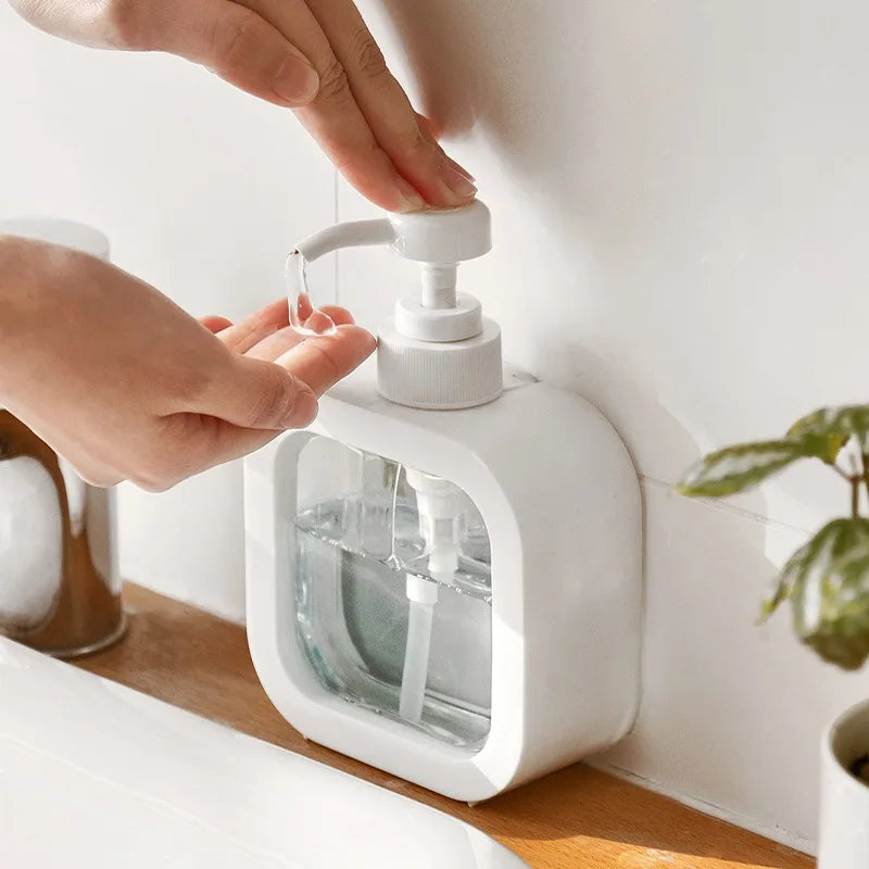 Minimalistische zeepdispenser met strakke vormgeving