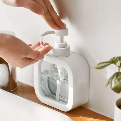 Minimalistische zeepdispenser met strakke vormgeving