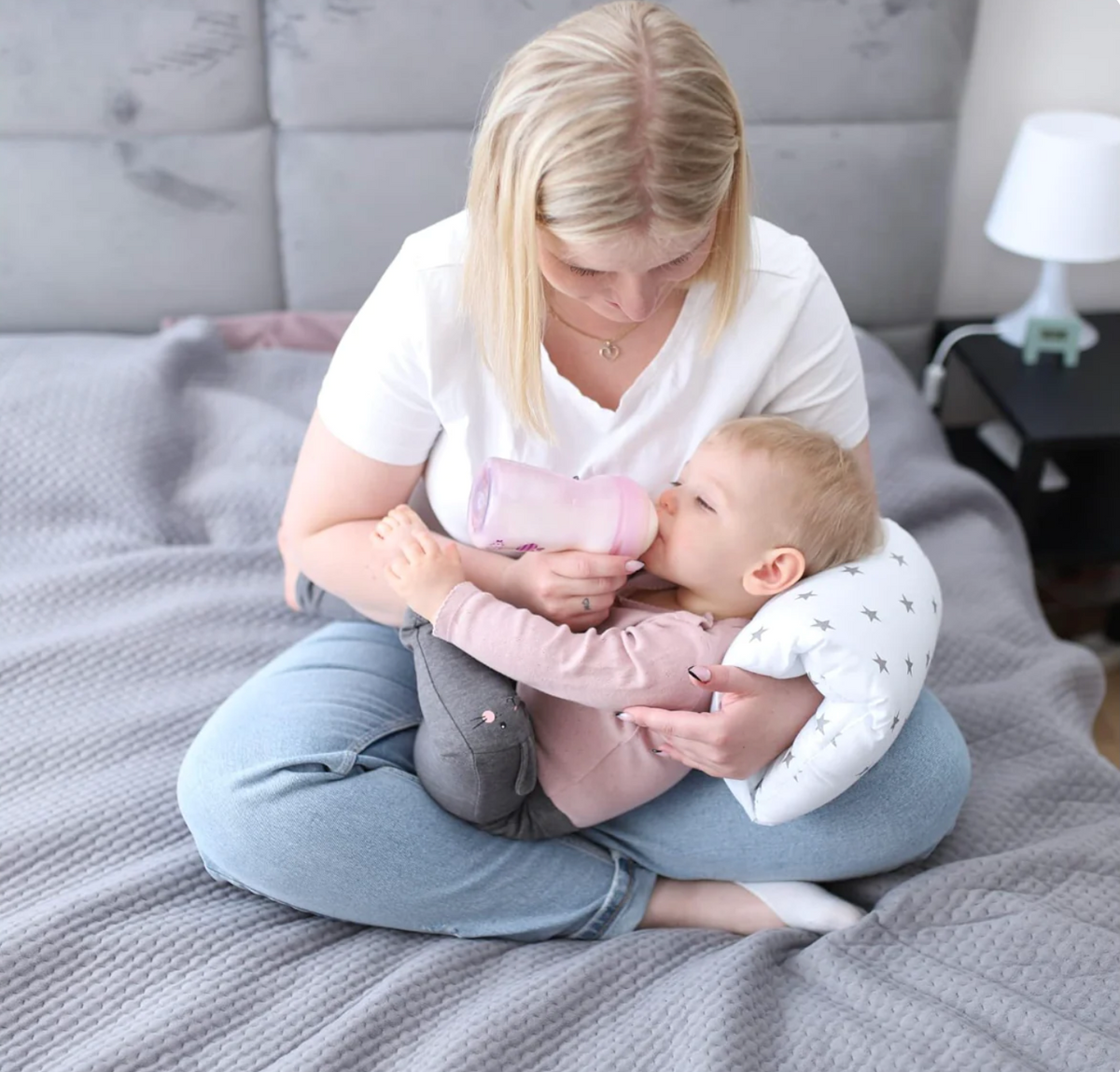 SoftBond ergonomisch baby-voedingskussen voor de arm