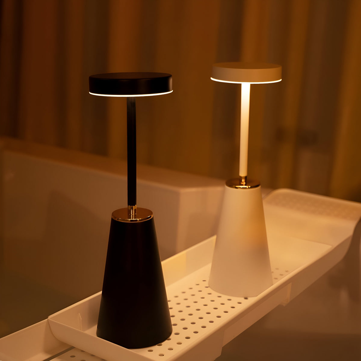 Draadloze tafellamp met aanpasbare verlichting
