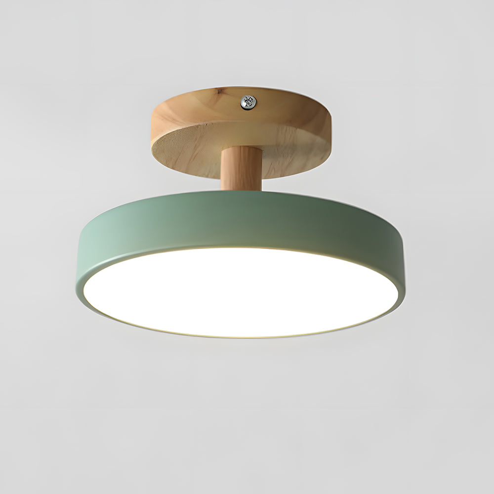 Scandinavische plafondlamp met houten basis