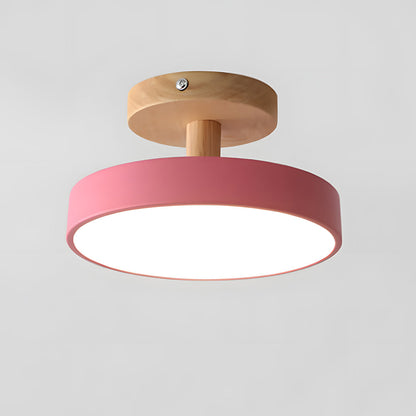 Scandinavische plafondlamp met houten basis
