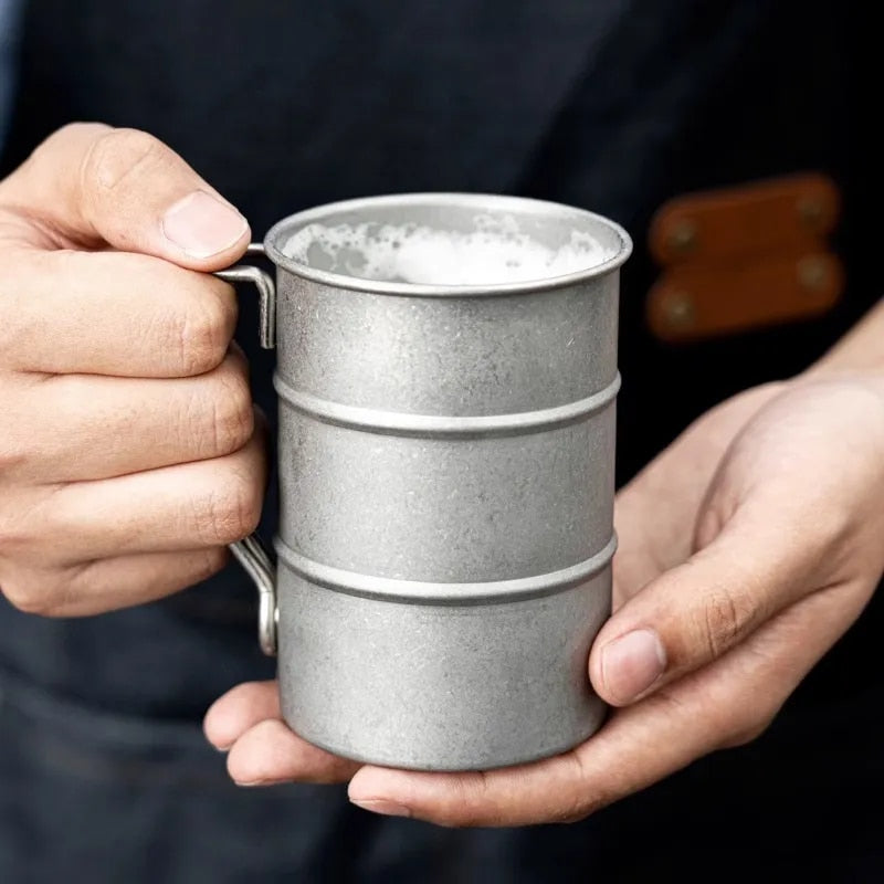 Vintage stalen industriële drinkbeker