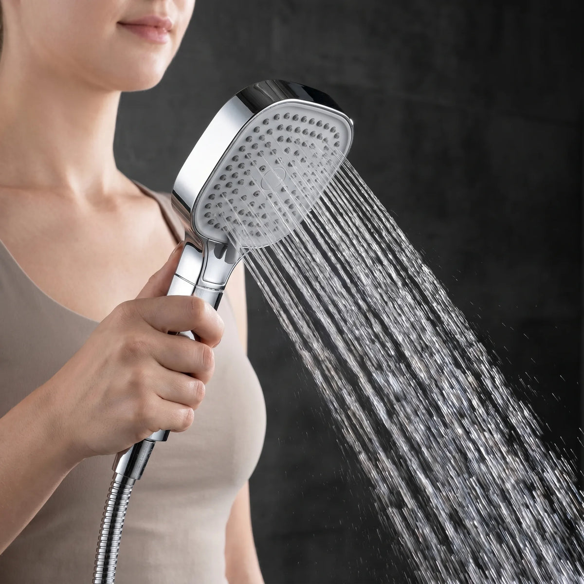 Waterbesparende handdouche met ingebouwd filter