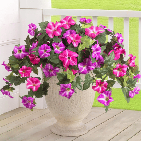 Lifelike kunstpetunia's weerbestendige bloemen