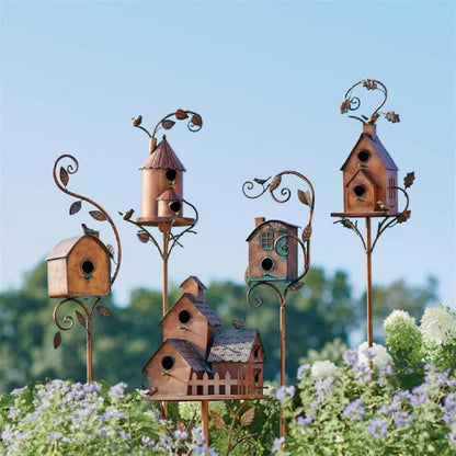 Metalen vogelhuisje met tuinsteker