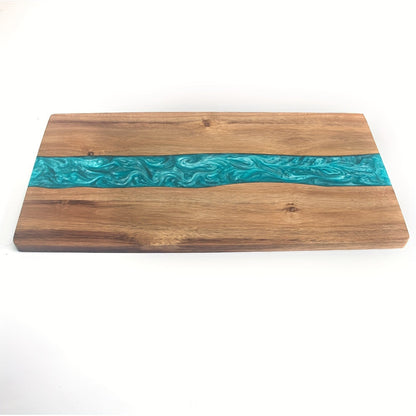 Houten snijplank met resinaccent