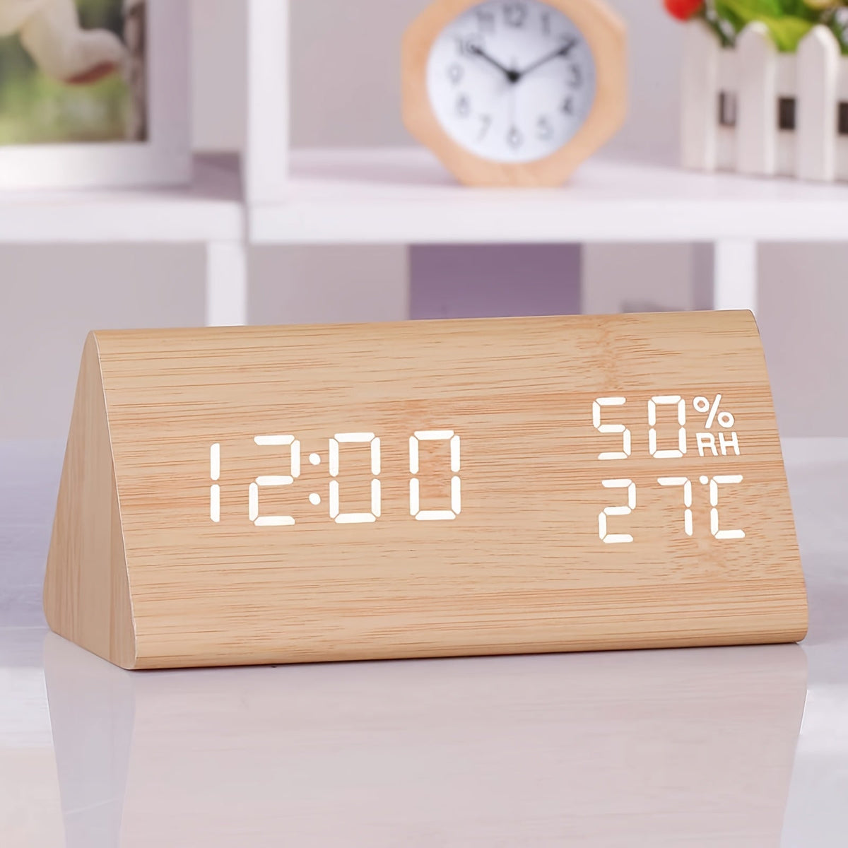 Driehoekige houten LED wekker