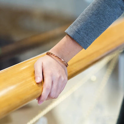 Gedraaide koperen magnetische armband